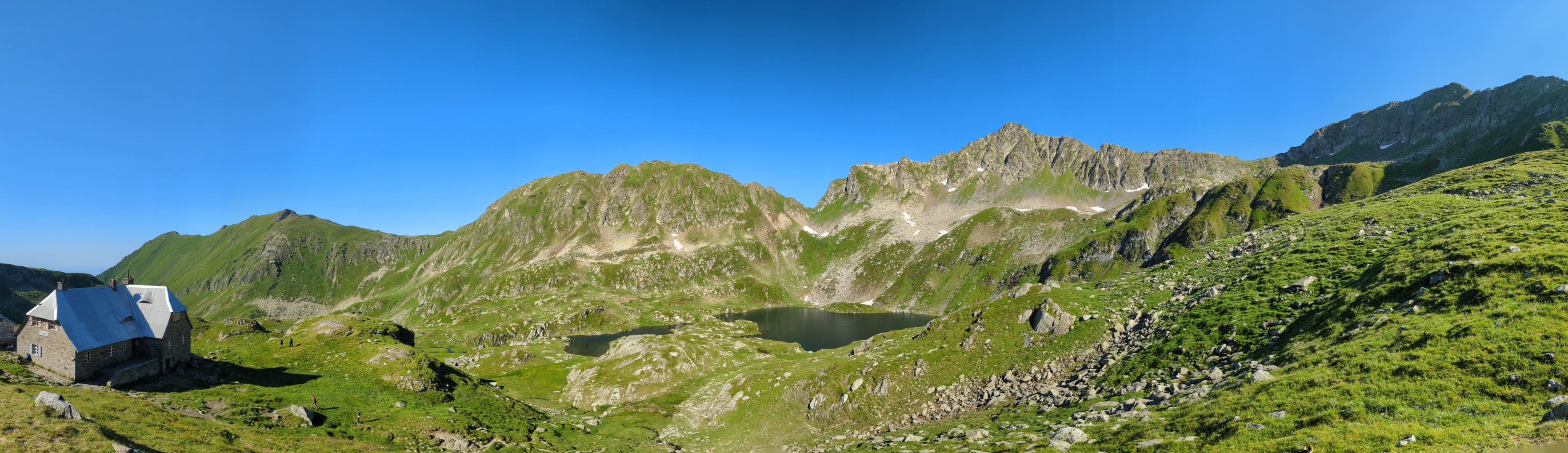 Lacul și Cabana Podragu - panorama