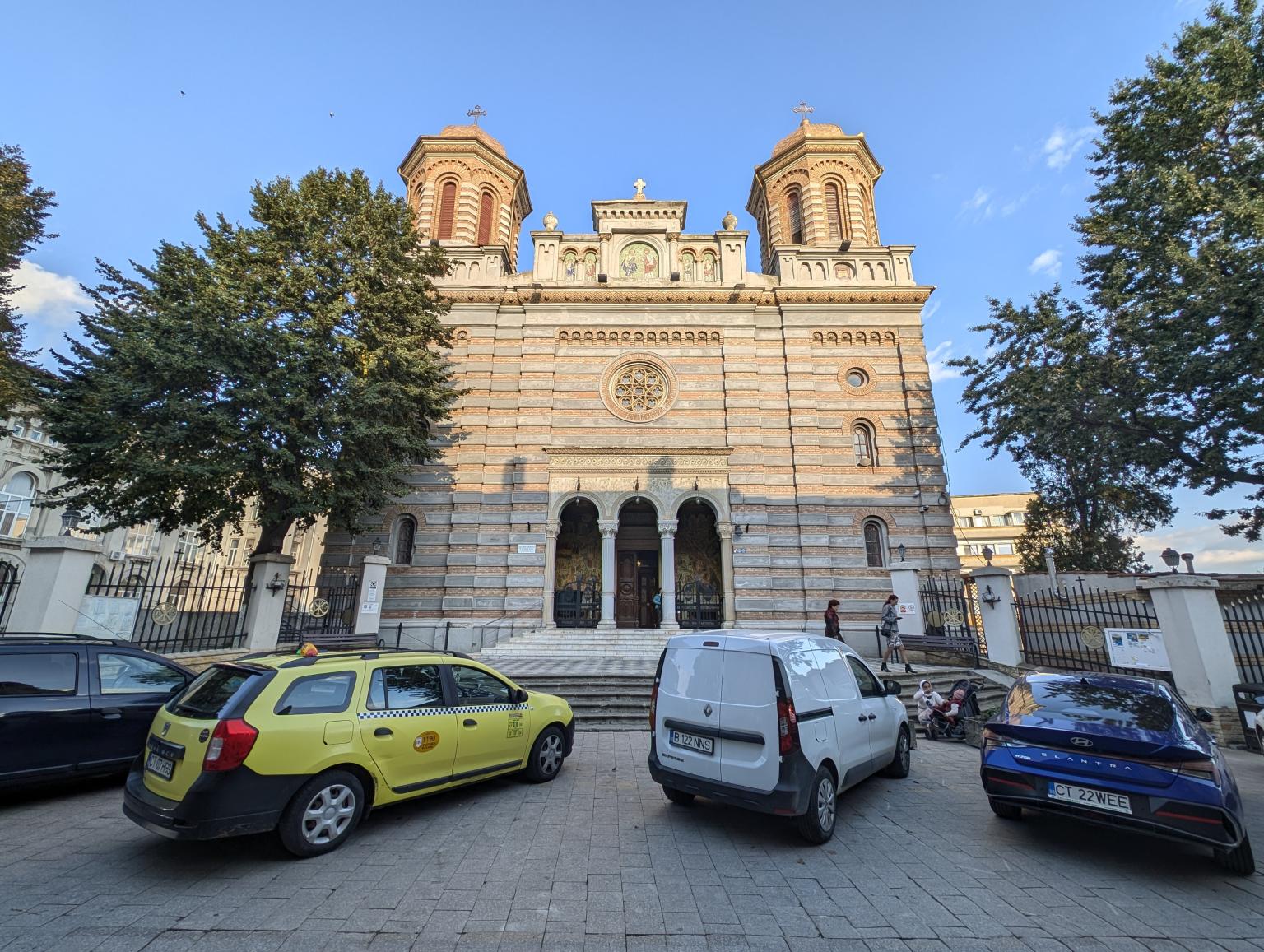 Catedrala Ortodoxă Sf. Apostoli Petru Şi Pavel